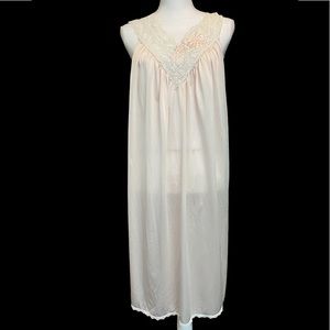 VINTAGE PINK SHADOWLINE NIGHTGOWN, SIZE MEDIUM